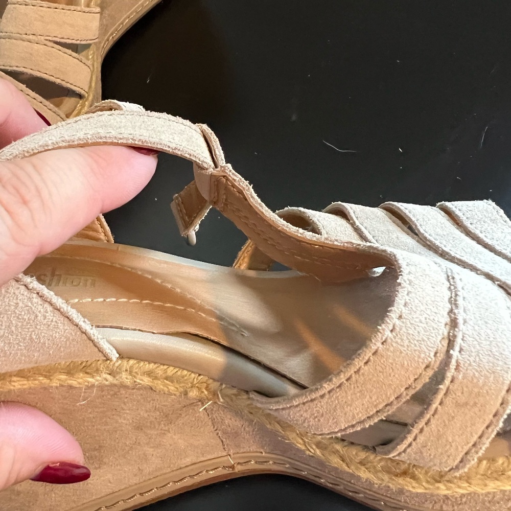 Clark Cushion Soft Wedges - Picture 2 of 5